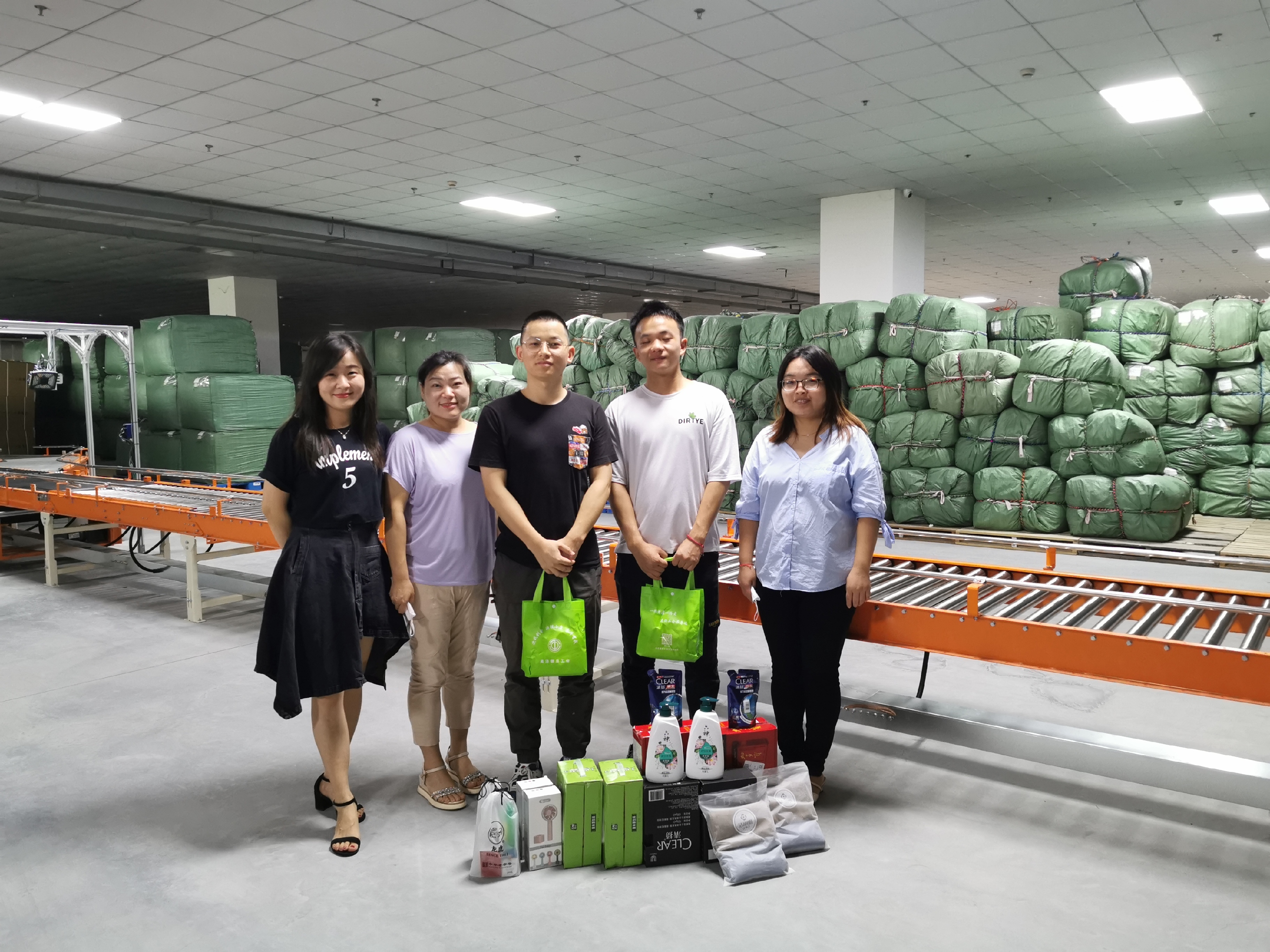 關(guān)愛職工 · 夏送清涼 | 寶開工會赴一線送清涼，致敬高溫下的堅守