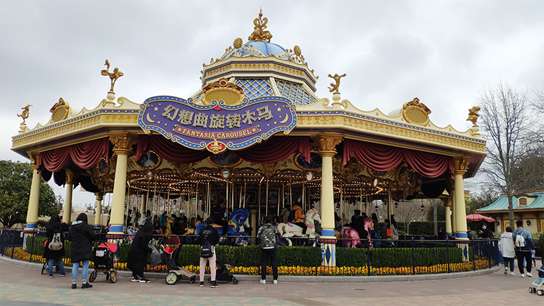 Happy Women’s Day | 歡度三八節(jié)，我們相約上海迪士尼樂(lè)園